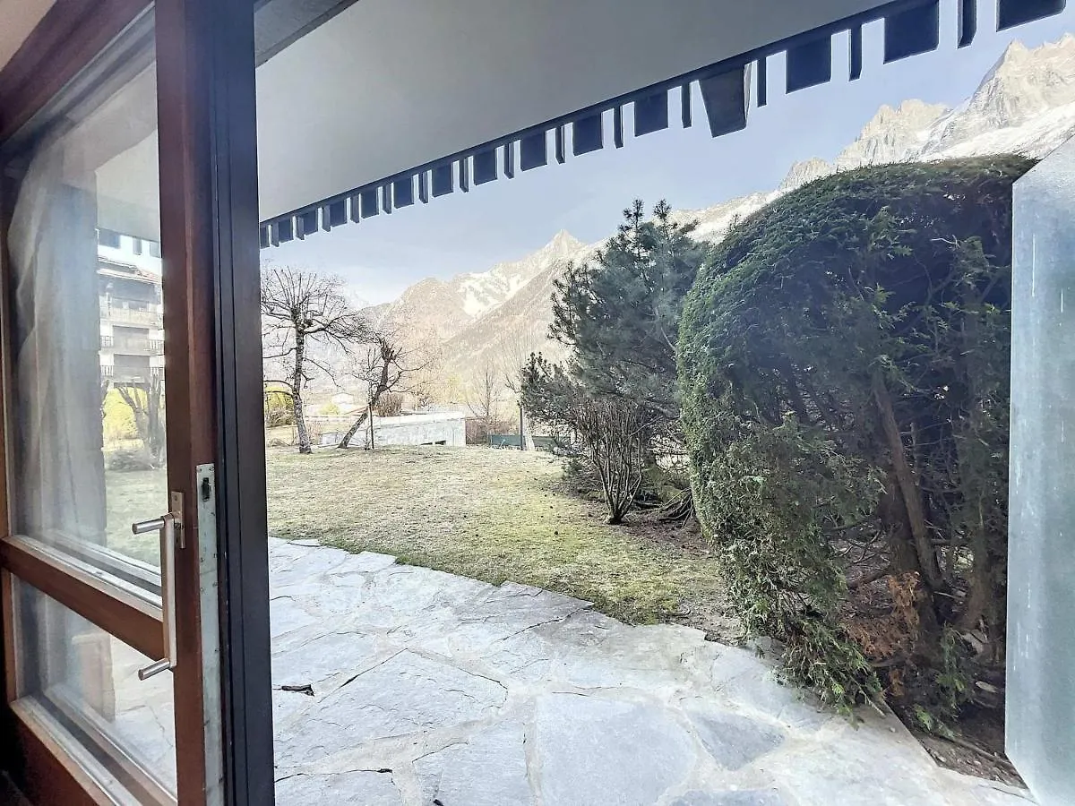 Chamonix: Appt 2P, 4 Pers, Terrasse, Parking, Proche Centre Et Telecabine - Fr-1-507-26 0*, Chamonix Frankrike