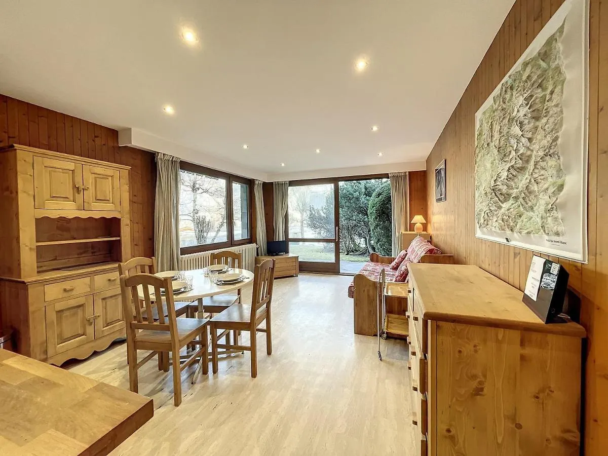 Chamonix: Appt 2P, 4 Pers, Terrasse, Parking, Proche Centre Et Telecabine - Fr-1-507-26 0*, Chamonix