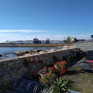 La Rose Des Mers Couette-café Tréffiagat